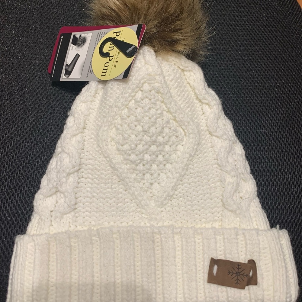 Pom Pom winter hat